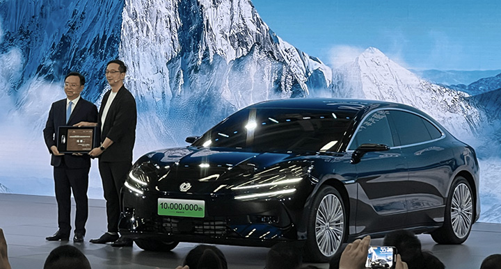 Denza Z9 BYD 10 млн гибридов и электромобилей