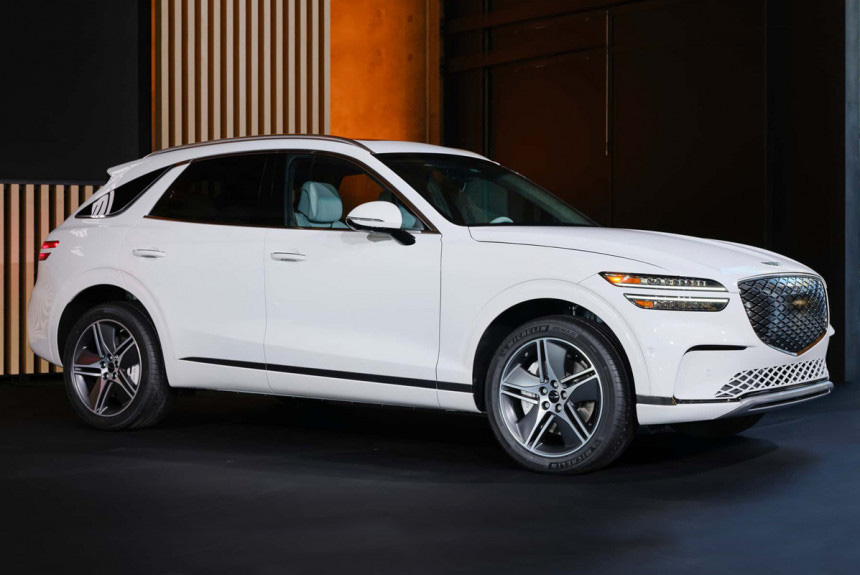 Обновленный электрокроссовер Genesis Electrified GV70 стал дальнобойнее