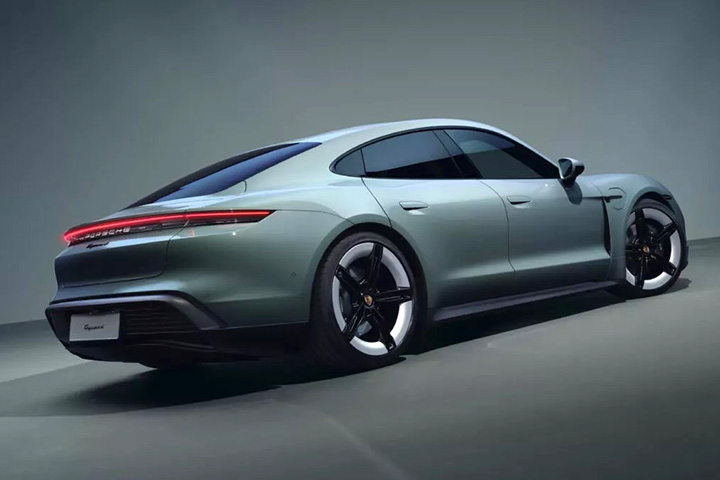 Porsche Taycan 4