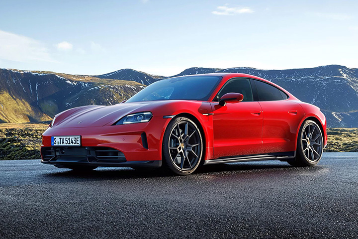 Обновлённые Porsche Taycan 4 и Taycan GTS: гамма ширится, продажи падают