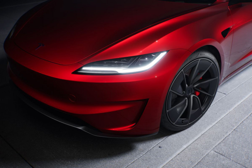На подходе компактный и недорогой электромобиль Tesla Model Q