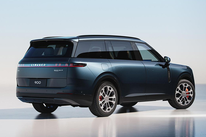 Lynk & Co 900