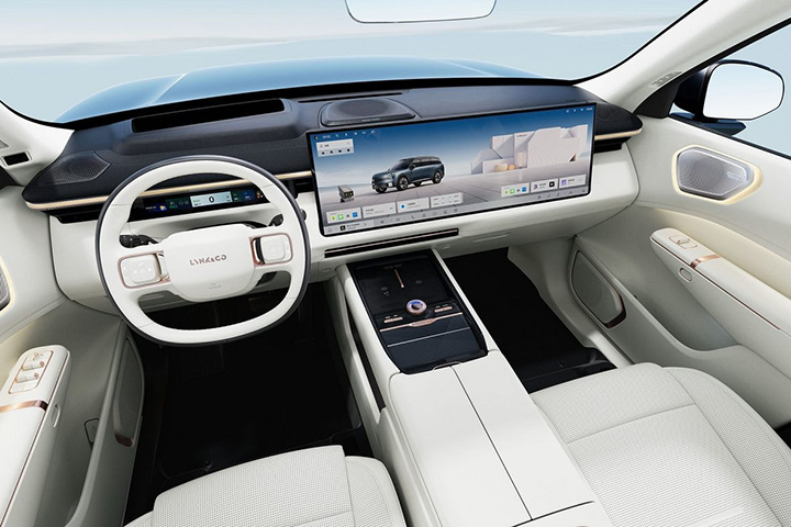 Lynk & Co 900