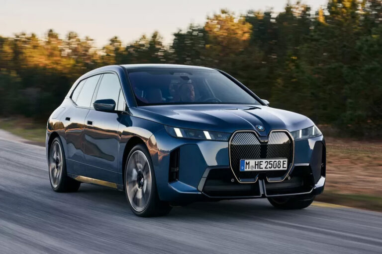 Электрический кроссовер BMW iX стал мощнее и дальнобойнее после рестайлинга