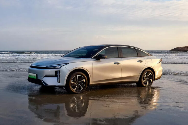 Geely запустила в продажу обновлённый седан Galaxy L6