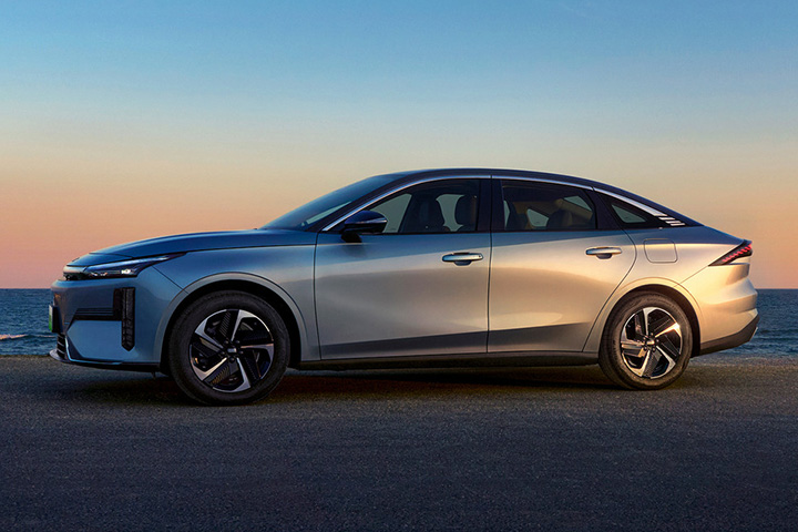 Geely Galaxy L6