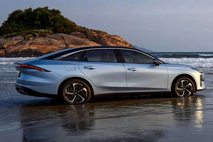 Geely Galaxy L6