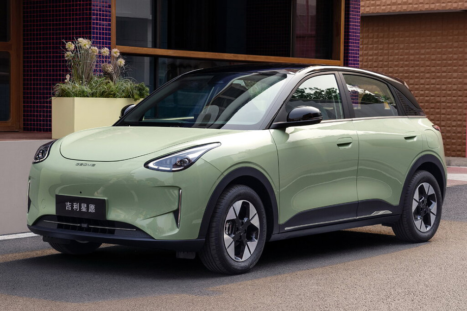 В Китае новый лидер сегмента легковых машин — электрический хэтчбек Geely Geome Xingyuan