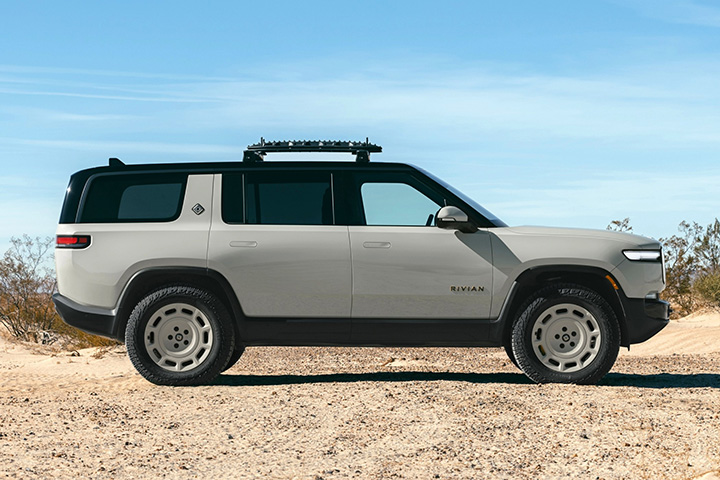 Rivian R1S California Dune
