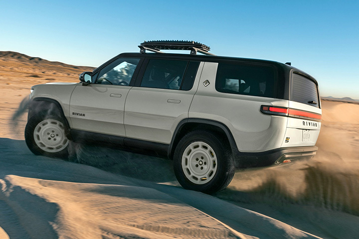 Rivian R1S California Dune