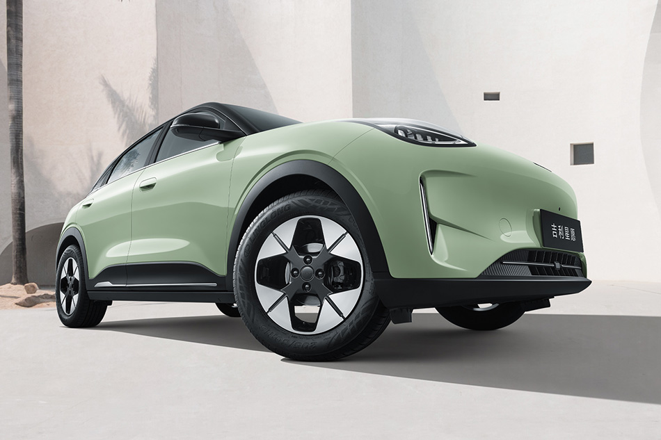 Geely обходит Toyota в Китае второй месяц подряд. Рейтинг продаж в феврале