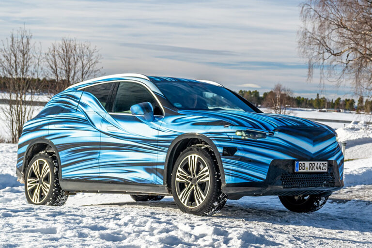 Электрический Mercedes-Benz GLC показался на первых официальных фотографиях