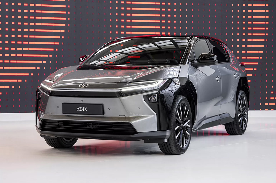 Электрический кроссовер Toyota bZ4X в ходе рестайлинга стал мощнее и дальнобойнее