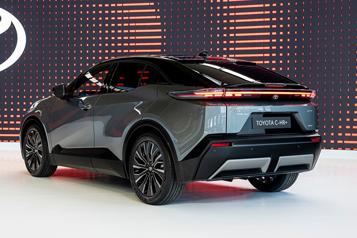 Toyota C-HR+