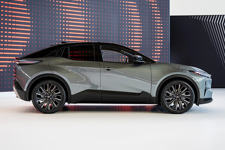 Toyota C-HR+