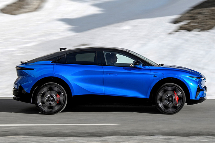 Alpine A390