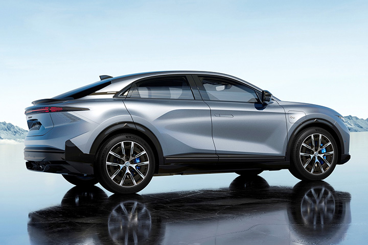 Alpine A390