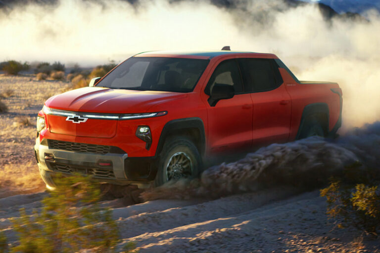 Электрический пикап Chevrolet Silverado EV: внедорожная версия и другие обновки