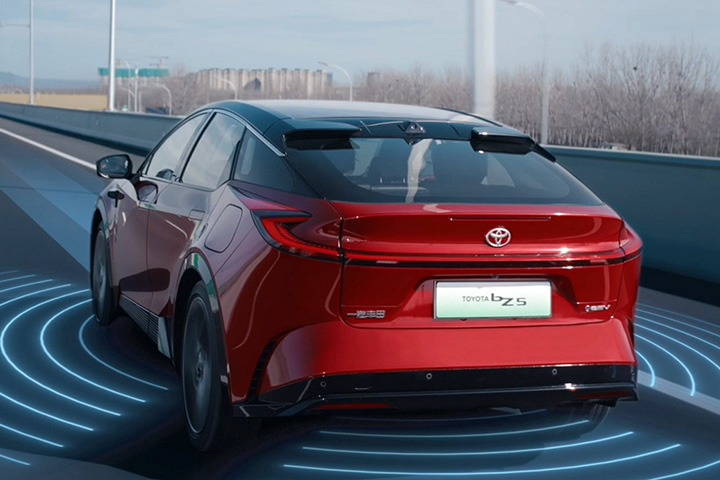 Toyota bZ5