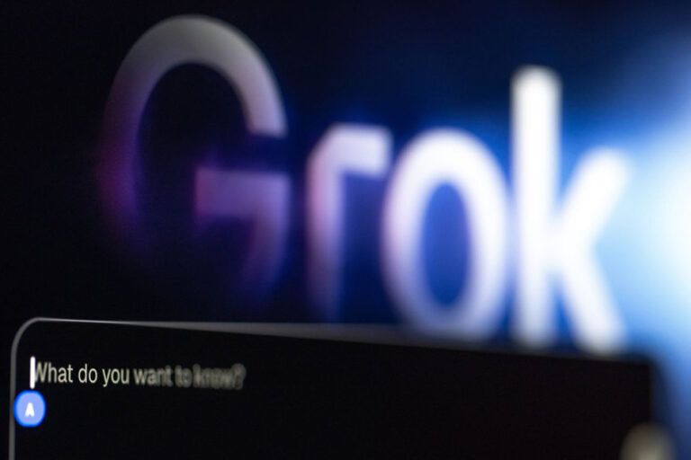 Grok опередил ChatGTP, Gemini и Claude по оценкам пользователей Google Play и App Store