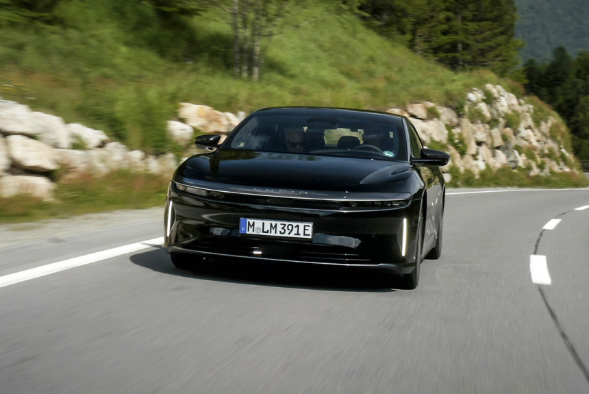 Седан Lucid Air установил рекорд дальности хода