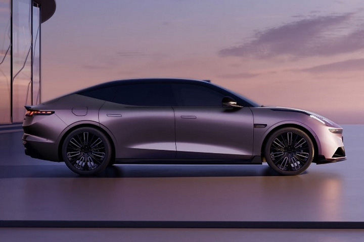 Lynk & Co 10 EM-P