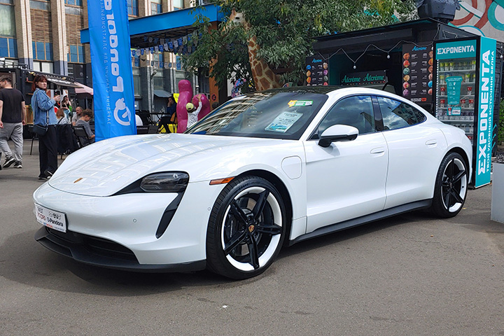 Porsche Taycan