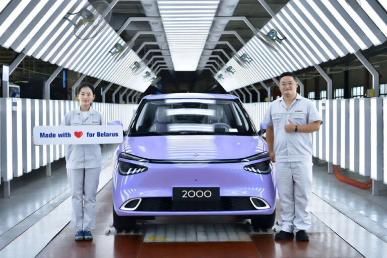 Белорусы за год купили 2000 электрокаров Dongfeng Box