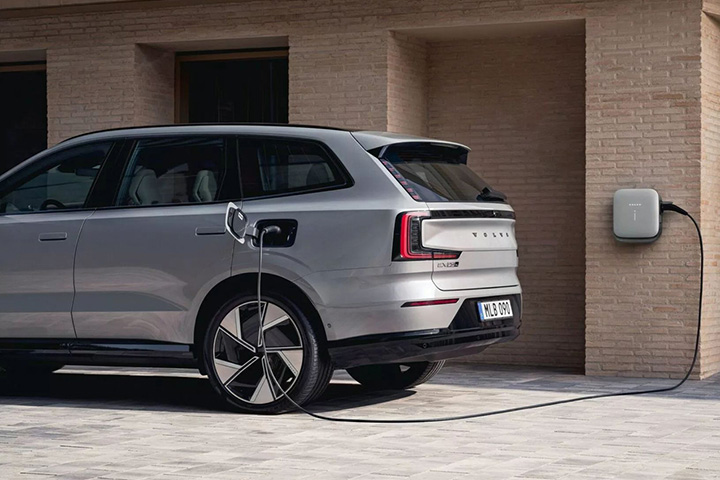 Volvo EX90