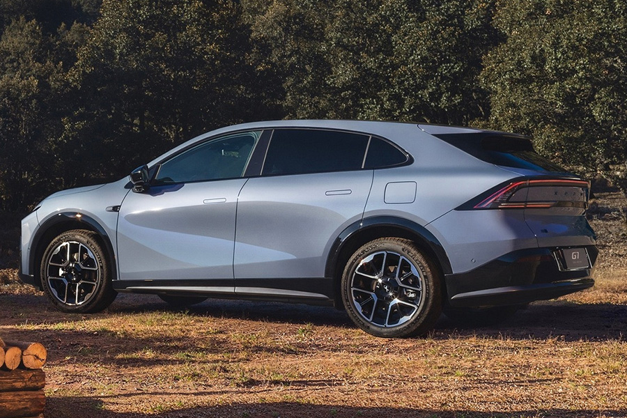 Xpeng G7 гибрид Xpeng G7 гибрид