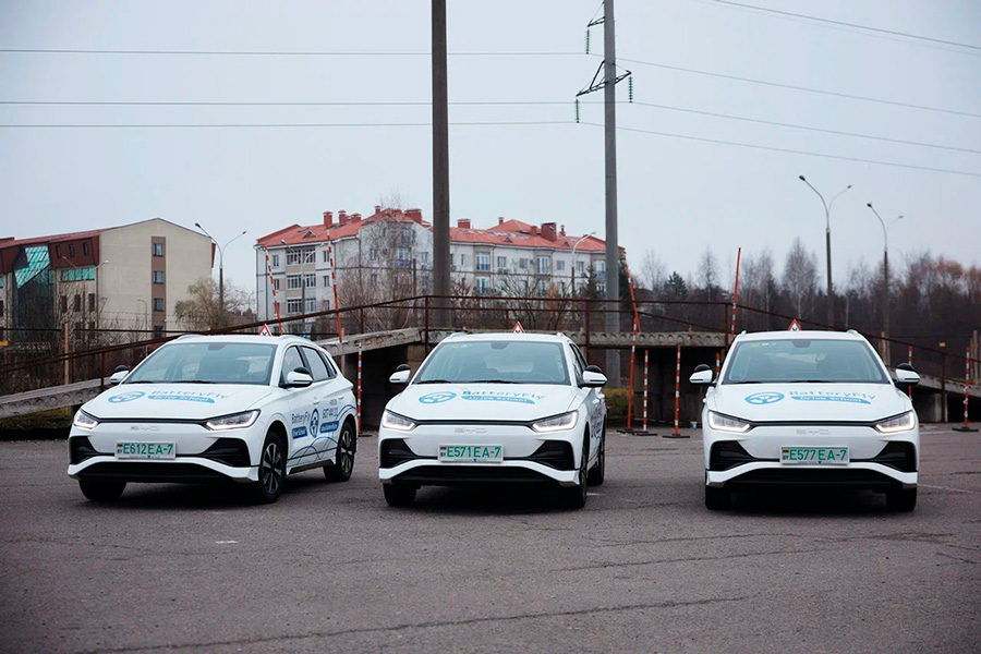 В Минске открылась автошкола BatteryFly Drive School с одними электромобилями
