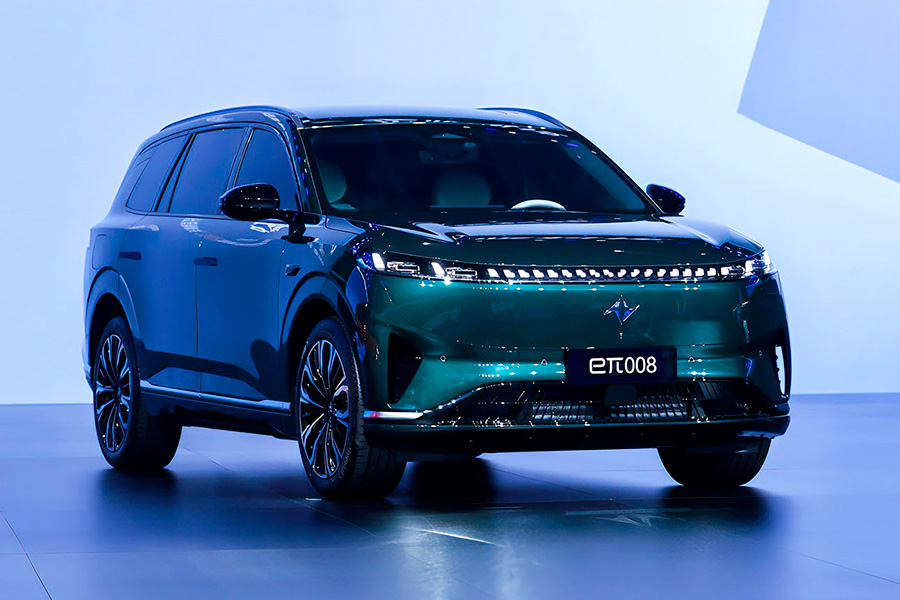 В Беларуси появились новые электромобили eπ 007 и eπ 008