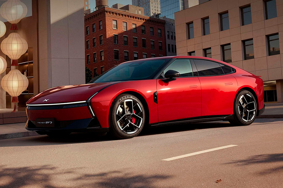 Электрический седан Xpeng P7 обновился: новые комплектации против Xiaomi SU7