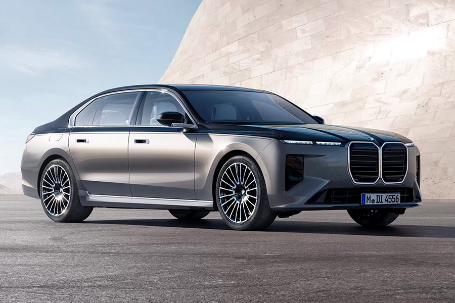 Обновлённый BMW 7 Series: без повышения напряжения, зато с новый салоном Neue Klasse