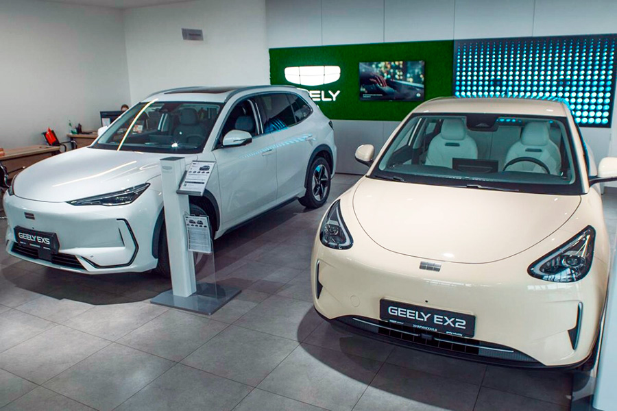 В апреле в Беларуси продали рекордные 6,7 тысячи новых авто. Каждый третий автомобиль — электрический