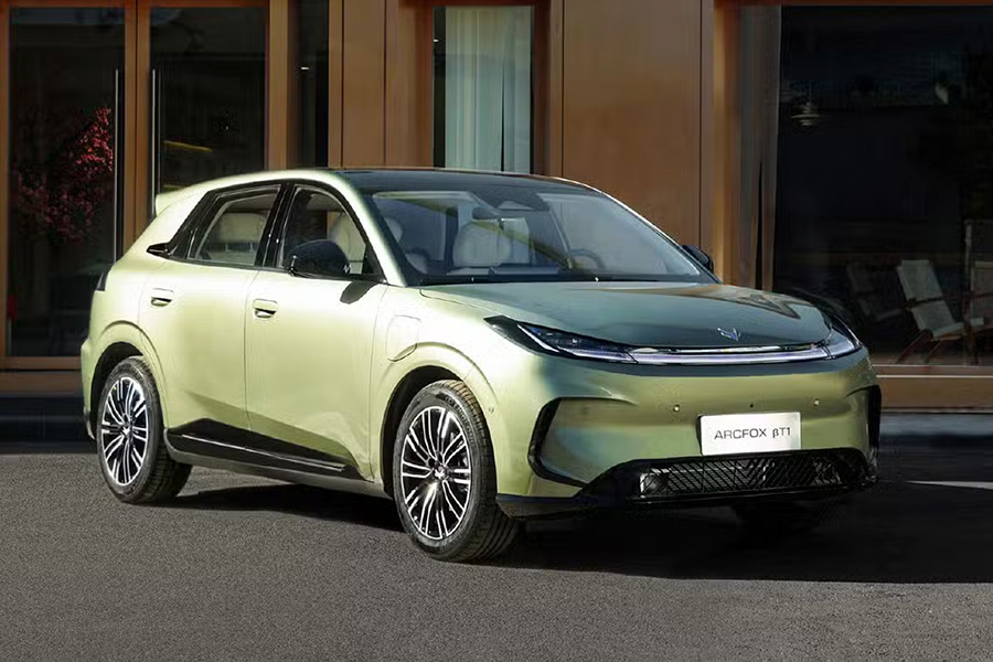 Дешевый электрический хэтчбек Arcfox T1 от BAIC обновлен через год после запуска