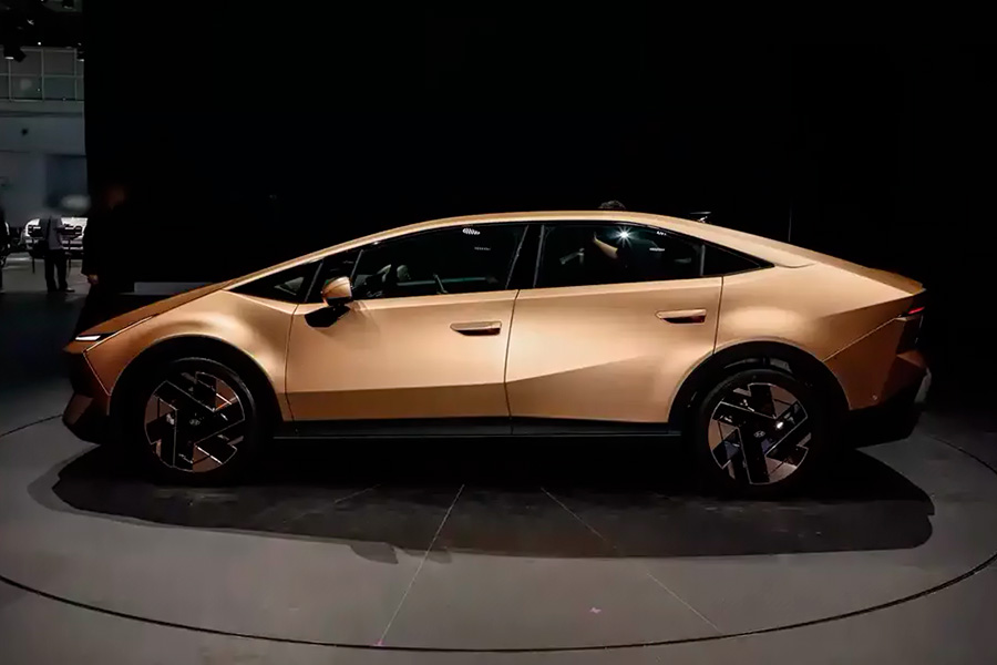 Hyundai Ioniq V