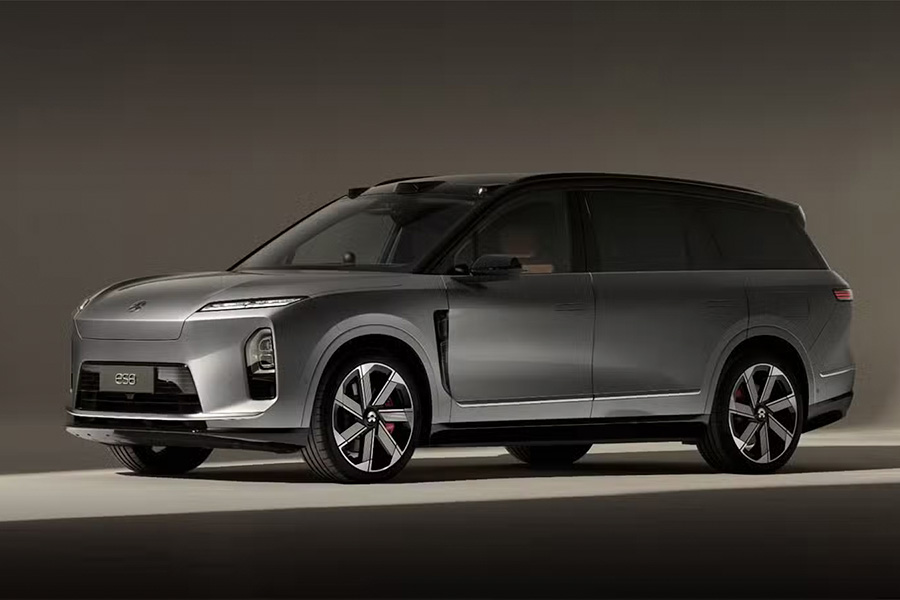 Nio ES8