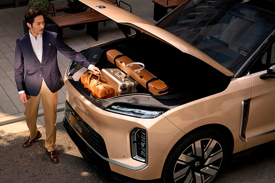 Nio ES9