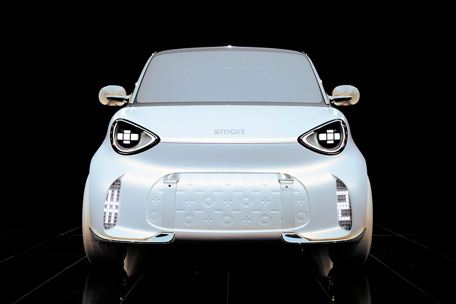 Преемник smart fortwo готовится к дебюту: приоткрыт салон электрокара smart #2