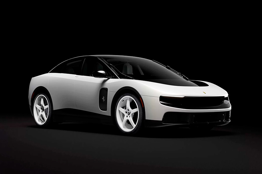Весь в белом и за миллион: «нулевой» Ferrari Luce продадут на аукционе