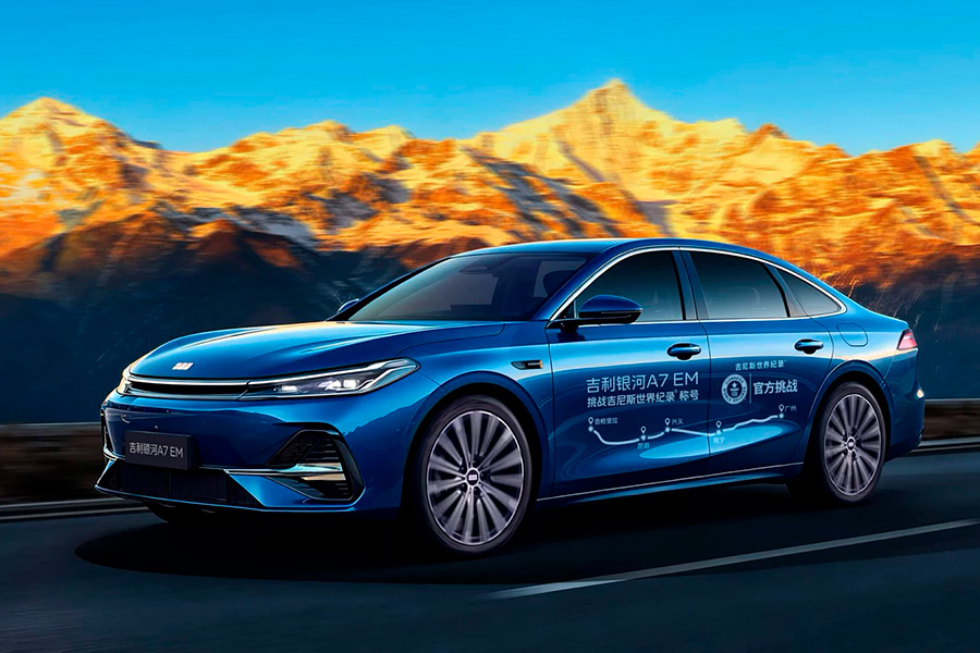 Geely Galaxy A7 EM отнял у Chery Fulwin A8L звание самого дальнобойного гибридного седана