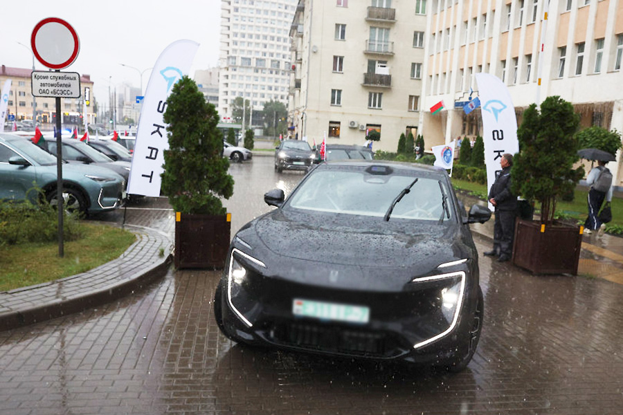 В Беларуси прошел автопробег электромобилей «БелАЭС — чистая энергия мирного атома»