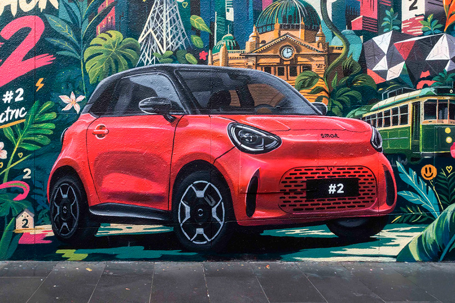 Уличные художники показали внешность серийного электрического ситикара smart #2