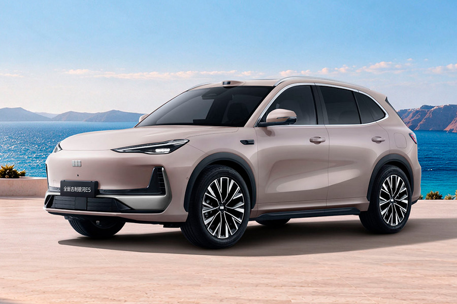 Geely назвала цены на рестайлинговый электрокроссовер EX5