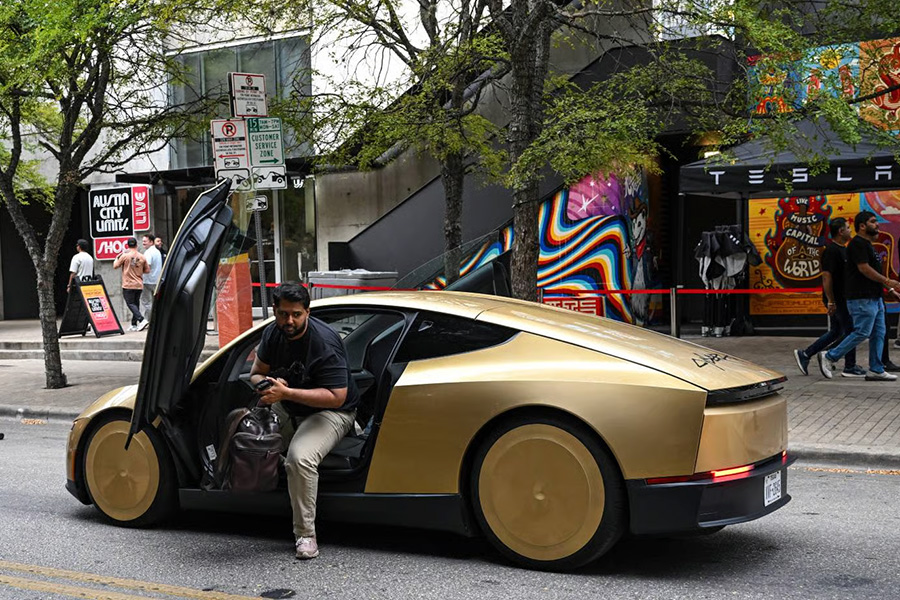 Tesla Cybercab Robotaxi
