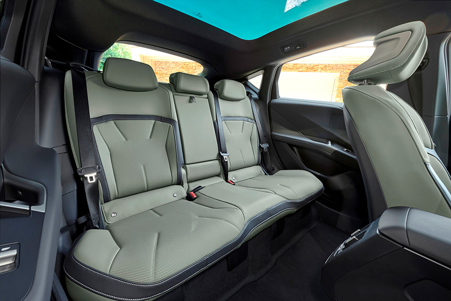 BMW iX4