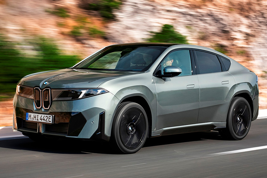 BMW iX4
