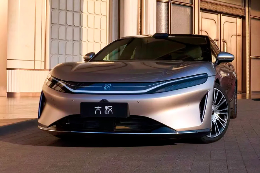 Новый флагманский седан BYD Great Han оценили как самую простую Tesla Model 3